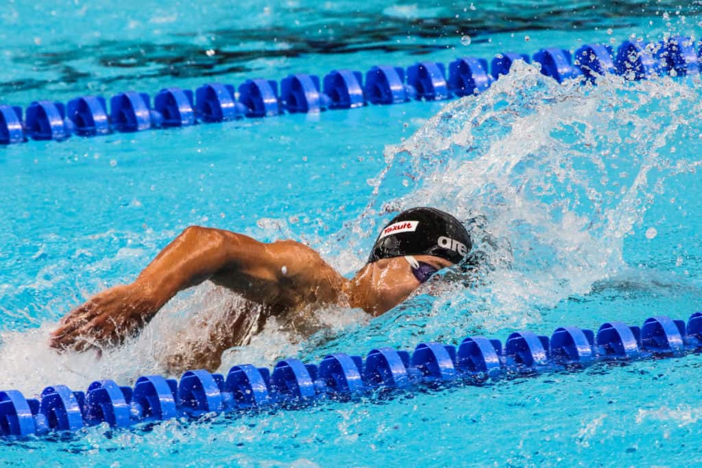 Was die Armfrequenz beim Schwimmen verrät. Und was nicht