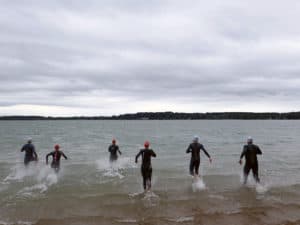 Erstes Rennen seit/mit/trotz Corona | Und sie schwimmen wieder