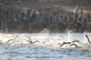 Im Langener Waldsee starten die Swimnights