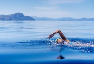 Nathalie Pohl schwimmt in 9 Stunden und 50 Minuten von Menorca nach Mallorca