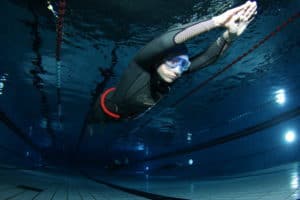 Mehr als 140 Meter | Neuer Rekord im Streckentauchen