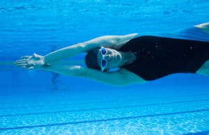 Senkrechte Kicks | Das bringt Schwimmen auf der Stelle