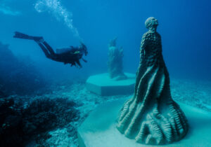 Great Barrier Reef | Unterwasserskulpturen in 10 Metern Tiefe