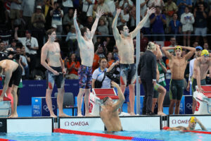 US-Schwimmer verkürzen gegen Australien auf 1:2 | Caeleb Dressel gewinnt achtes Olympiagold