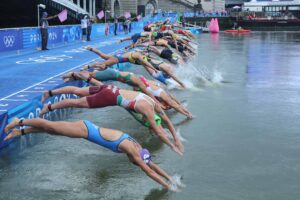 Wasser zu dreckig | Schwimmtraining in der Seine abgesagt