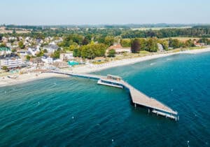 Ein Event für alle | Buntes Lampionschwimmen in der Lübecker Bucht