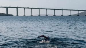 35,6 Kilometer | Nathalie Pohl durchschwimmt den Derwent River